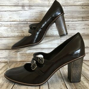 💋 2/$22 - VERA WANG Brown Pumps